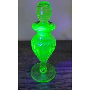 Vintage Uranium Glass Green Vanity Perfume Bottle Decanter Glows 5.25" EUC